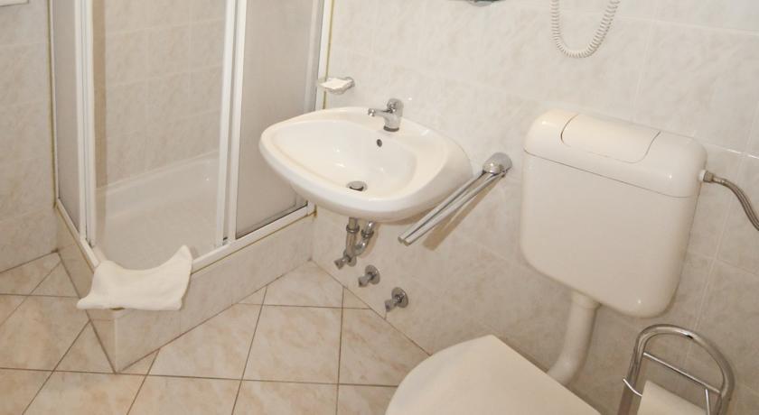 アストリア ホテル アンド レストラン バラトンフレド 部屋 写真